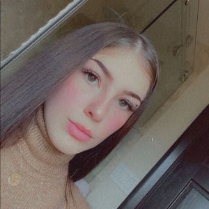 Meet your Posher, Amélya